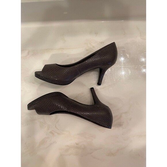 Kelly & Katie Gray Peep Toe Pump High Heels Shoe animal reptile Print Size 8.5 - Picture 10 of 12